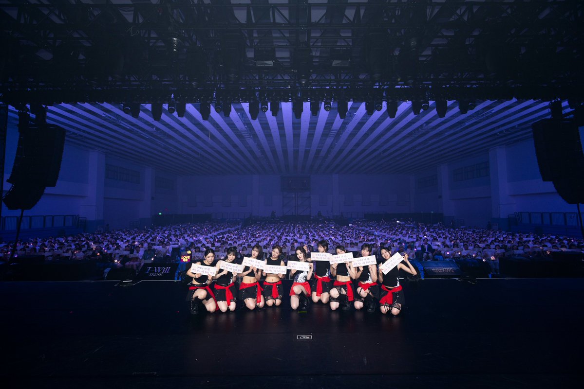 renewba3's tweet photo. 팀아이린🩷💜 https://t.co/kLPVWNiZc0