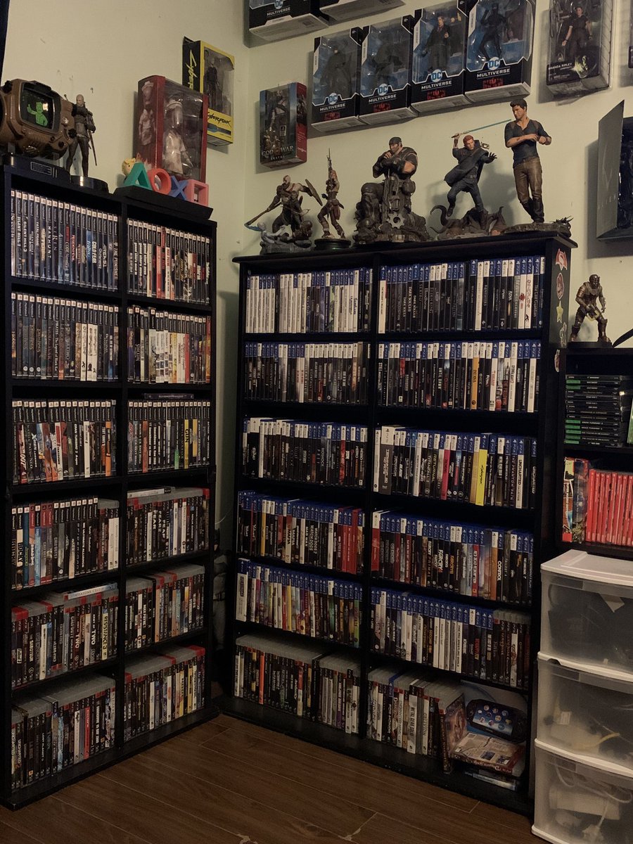 Darule905's tweet photo. Physical Media will always be king 👑 @PlayStation @Sony https://t.co/tqPdfW2BP9