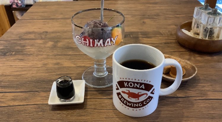 yayoitrip's tweet photo. 静岡県下田市をさらに観光☔️

了仙寺→ペリーロード...
ペリーロードのカマアイナで
　コナコーヒー、あんみつを嗜み

下田公園→下田海中水族館へ

イルカショーを観たのちら
キンメコロッケを食べてまったり☔️ https://t.co/3KZRgVbTq2