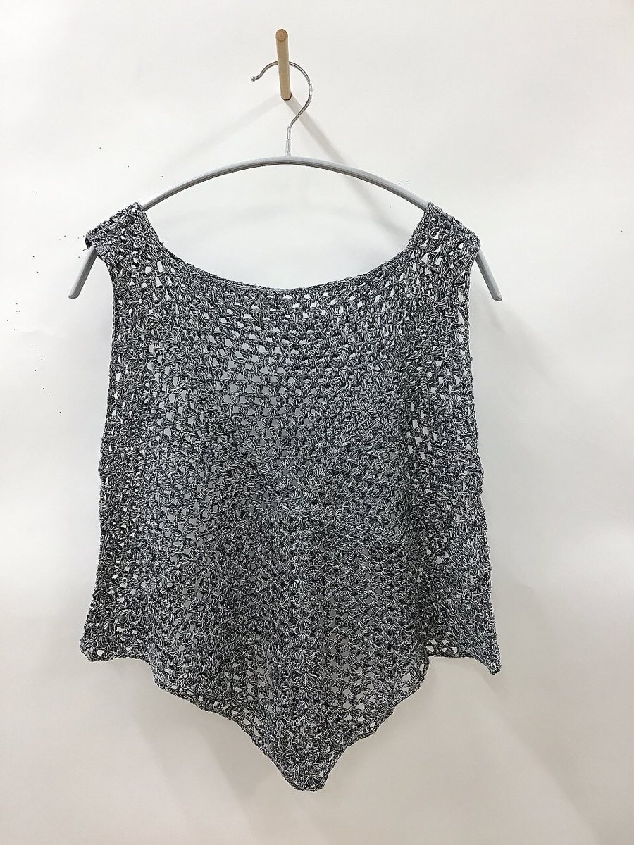 silkhasegawa's tweet photo. 本日7/2(木)より実店舗にてお得な手芸糸セットを販売開始

CURIOSITY（キュリオシティ）
シルクリネンの糸です。

50g ×3玉セット　¥2,700（税込）

「CURIOSITY」で五角形モチーフのベストを編みました🧶
混率：シルク60%  リネン 40%
使用量：103g
使用針：かぎ針 3/0号　2本取り

 #シルクハセガワ https://t.co/tzOQ9mlYXH