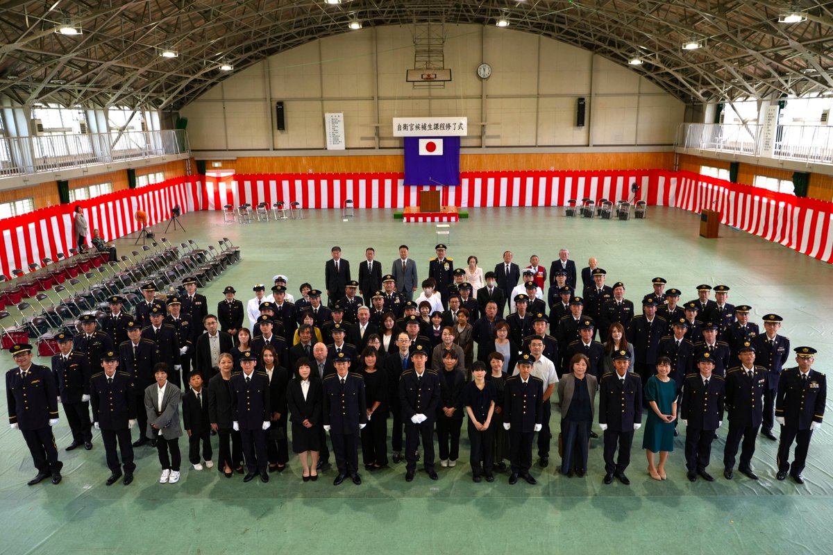 hakodate_sta's tweet photo. #函館駐屯地 #自衛官候補生課程教育隊 は「#修了式」を迎えたっさ！
約３か月の教育お疲れさまだっさ☆
これからみ��なは、それぞれの任地で約３か月の後期教育をやっていくっさ！
函館からなまら応援してるっさ～！
したっけ～☆

#自衛官　#第２８普通科連隊 https://t.co/5YfAxOO3z6
