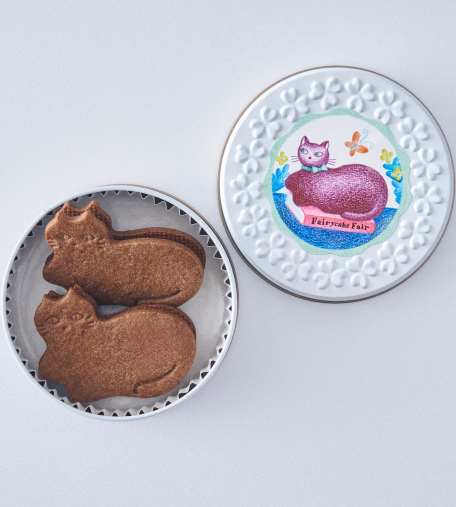 fashionpressnet's tweet photo. フェアリーケーキフェア“猫型”チョコミントクッキー缶、チョコミント味の生バターサンドも - https://t.co/KC2WB4CTDj https://t.co/92iABTQPWC