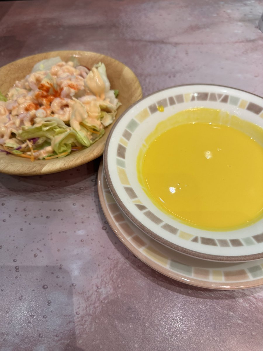 senamarugolf's tweet photo. サイゼさんへ。一生メニューに載せて欲しいです。冬でも飲みます🎃

1302冷たいパンプキンスープ税込180円 https://t.co/omiyPSigo5
