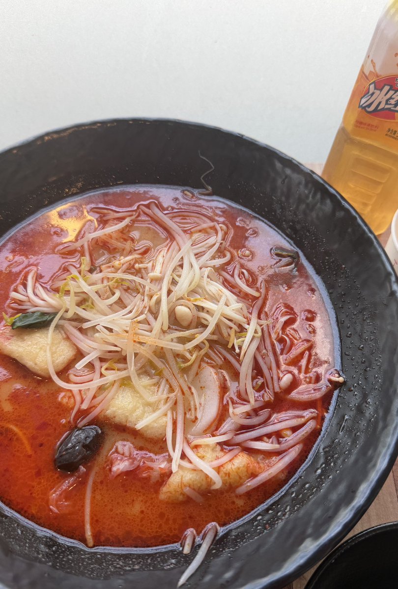 chanah0927's tweet photo. 피부과 가기전 두바이크로플이랑 마라탕 https://t.co/att82vSTLo