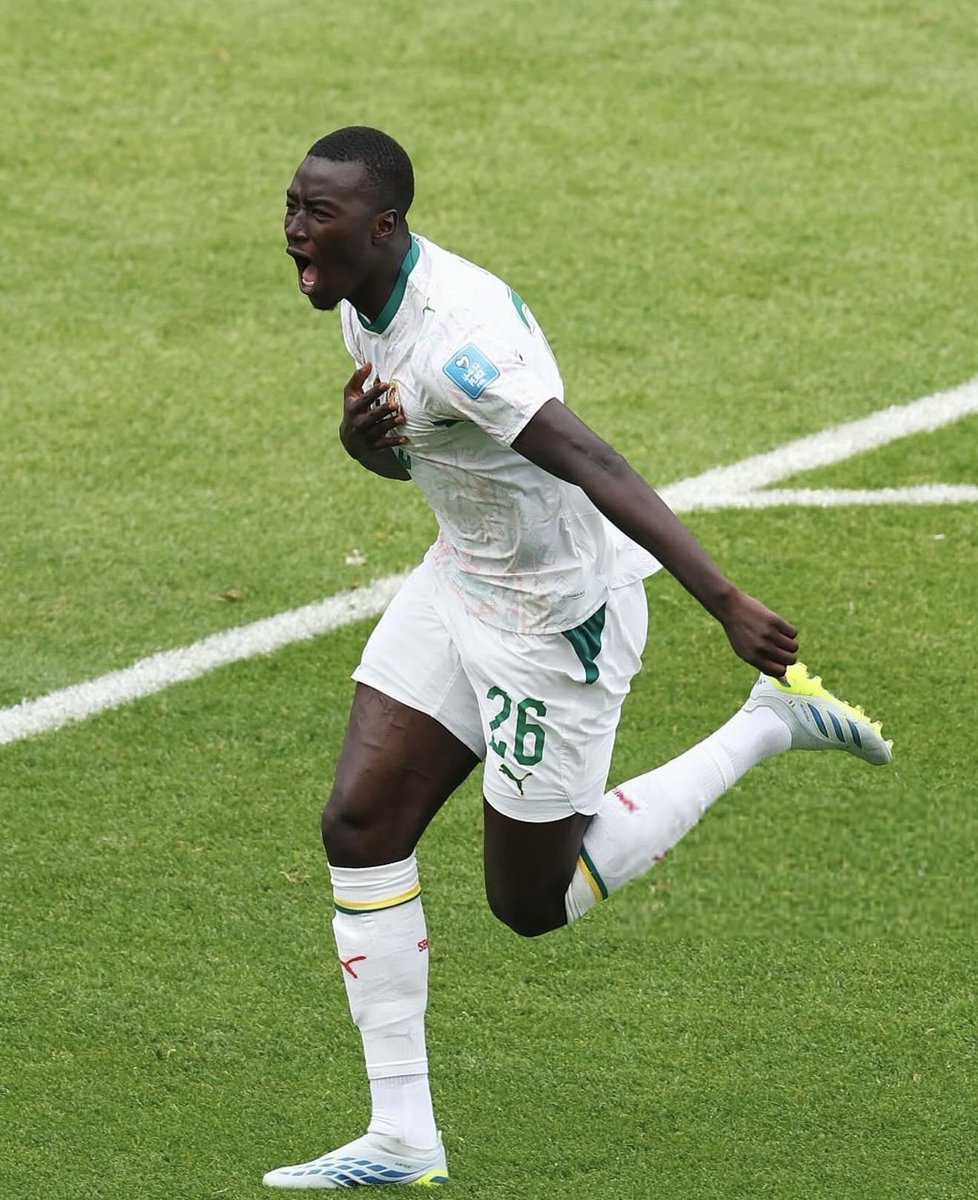 futebol_info's tweet photo. 😳🇸🇳 Pape Gueye, meia de Senegal, dispara nas redes sociais após eliminação para a Bélgica na Copa do Mundo:

“Voltarei mais tarde para falar sobre a eliminação. Mas, desde já, anuncio que, enquanto esta comissão técnica permanecer no comando, farei uma pausa na Seleção.”

📸 Reprodução | Divulgação/CAF