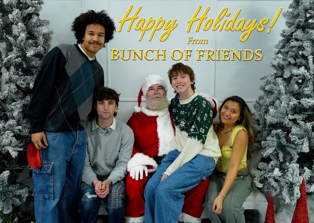 thebunchoffri's tweet photo. merry holidays from bunch of friends🩵 let us know what you want for christmas! https://t.co/03hIoKhgJp