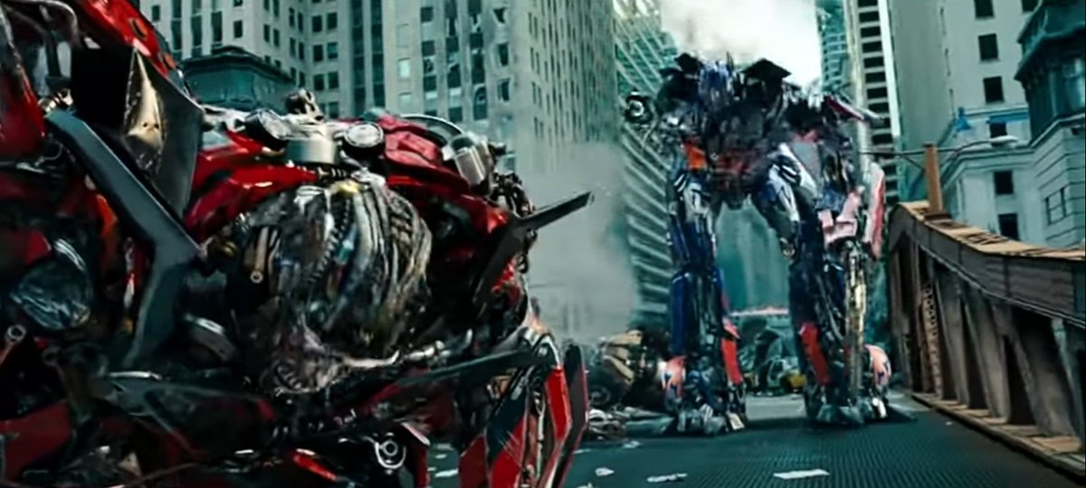 JVoorhees415's tweet photo. @tfaltmodes One of the many reasons Bayverse Optimus did nothing wrong https://t.co/q2OW2owlYS