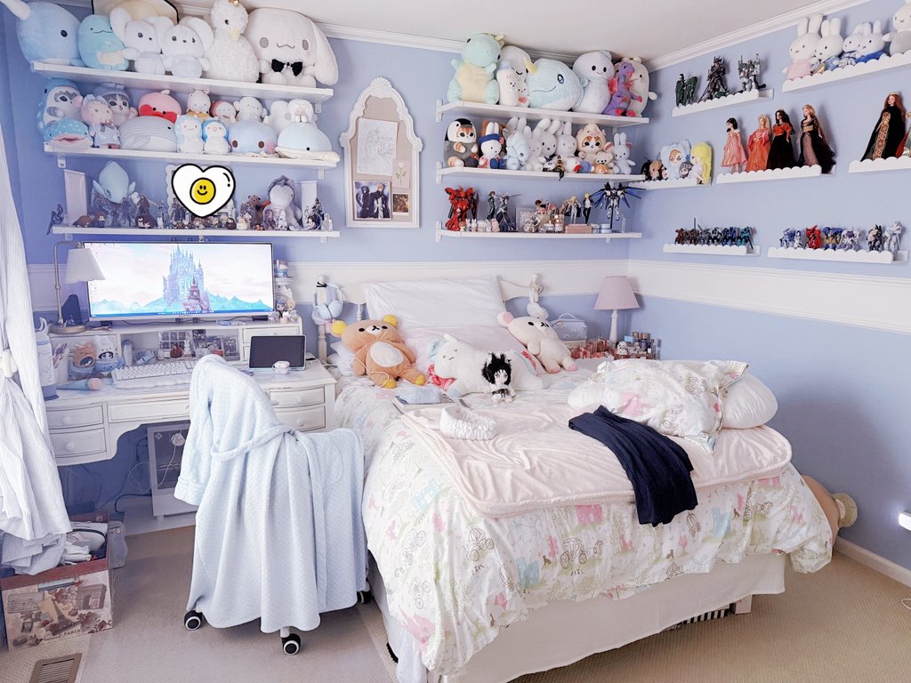 nyallarhorns's tweet photo. the bedroom of a 28-year old https://t.co/dHQPQJPxOz