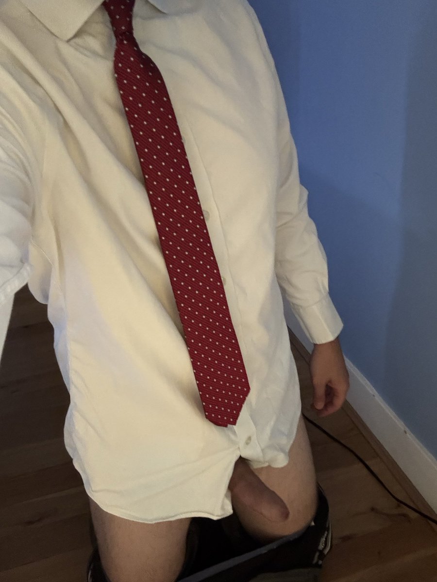 maxs_suitfetish's tweet photo. 🔞👔Continuation of yesterday😈
❗️I decided to play with him a little 🥵💦
#suitfetish #tie #suit #businesssuit #whiteshirt #dresscode #slavesinshirts #slavesofformalsuits #formalsuit https://t.co/X0uVYQpR56
