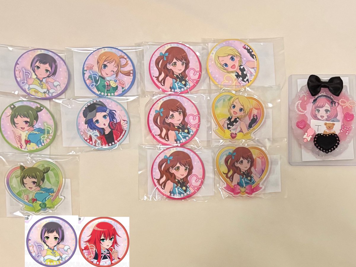 T945tt's tweet photo. プリティーリズムレインボーライブ オーロラドリーム RL まるくじ 交換 買取

譲 画像1枚目、600円（+送料）
求 画像2枚目 末吉なるちゃん 缶バッジ
    せれのん のみ譲渡300/個

買取のみは2点から〜で探しております。
提供の最下段いとちゃん.べるちゃんは
後日受け取り分となります🙇‍♀️ https://t.co/kMF5TOpxHW