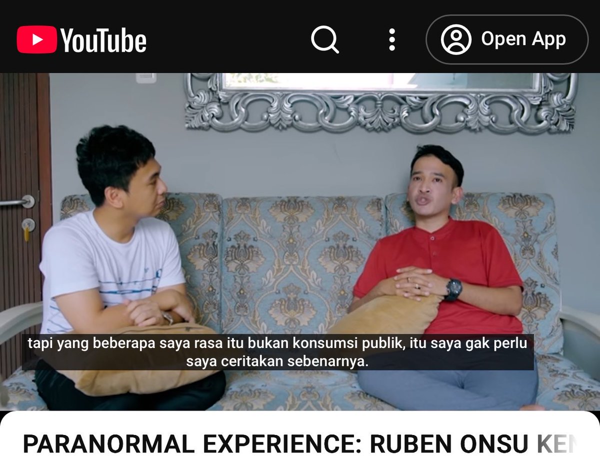kebayoranbentar's tweet photo. 1. podcast raditya dika-ruben

- lebih ke menceritakan awal mula, banyak kejadian aneh/gaib yg menimpa ke keluarga ruben
- pas ruben mandi tapi ada darah ngalir dari tubuhnya padahal gak ada luka, dirumah ada ular hitam, ruben pernah liat sosok, listrik dirumahnya padam padahal tetangganya nggak, anaknya kadang kebangun tengah malam, mereka jadi sering tidur di mobil karna dikamar nggak nyaman, setiap ada yg mau bantuin ruben malah ada potensi celaka
- ada sempet mention gunung, tapi gak spesifik sebut kawi (tapi konteksnya untuk berobat, ngehilangin berbagai gangguan gaibnya)