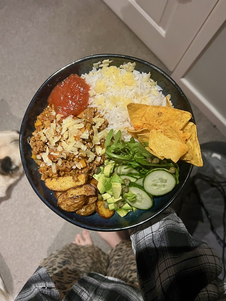 Roseatzforever's tweet photo. CHILLI 👹 https://t.co/hUC64zWxV1
