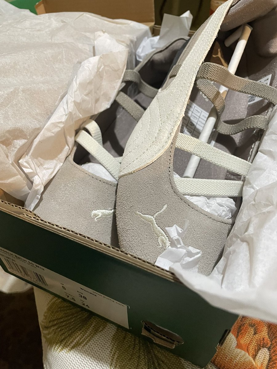 aynoile's tweet photo. Me compré mis primeras speedcat ballet y como las amo 💖💖💖💖 https://t.co/ZvRtngLRMs
