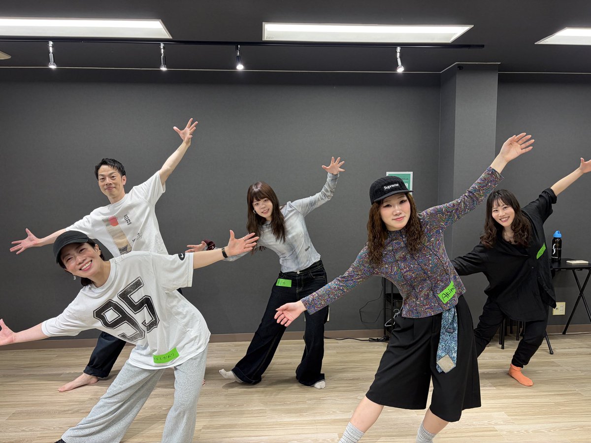 maxtommy915's tweet photo. だん！IVSでダンスしたぞー💃
※なんのポーズって感じですが一応HIPHOPです笑

ダンスのあとは事業アイデア相談をゆったりと。みんなで踊った後だったし、お話ししやすかったんじゃないかなーと、勝手ながら思ってます🙌

ご参加ありがとうございました☺️

#IVS2026 https://t.co/2BCskCTtR0