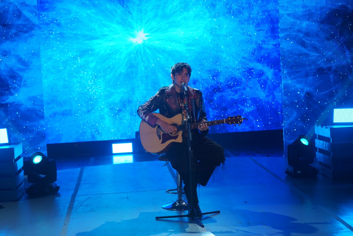 gmanetwork's tweet photo. Jamming muna tayo kasama si #HeathJornales! 💙 

#ShowtimeJulyQandA
For more #ItsShowtime content, visit:
https://t.co/pNccllRyFz https://t.co/SEpBXZnOKL