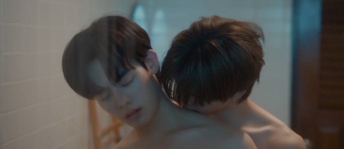 2teepvr's tweet photo. neck kisses https://t.co/inVIHRC1ju