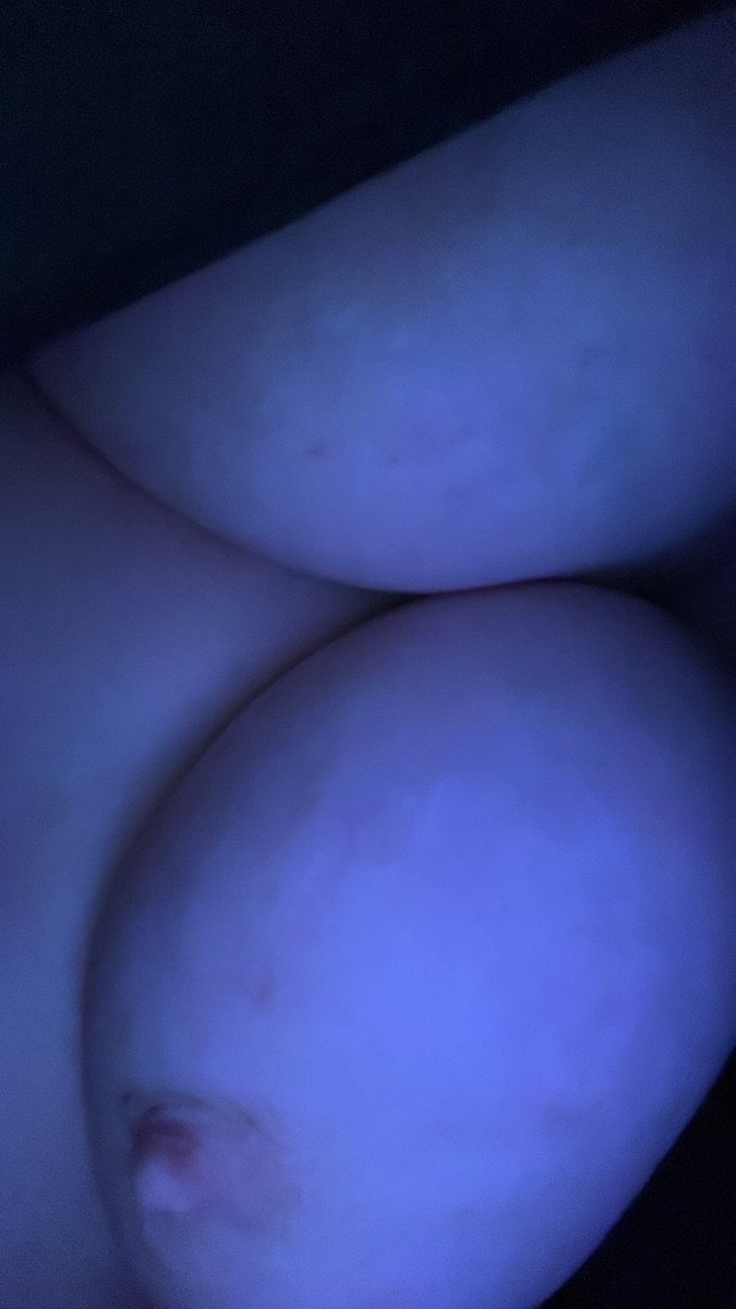 Raven__188's tweet photo. Old pervy dads dm me for fresh pussy!! 💜

 #nsfw #agegap
#groomabletwt #groommetwt #ageplay
#horny #egirl #esex #cheatingkink #cnc #daddyissues #daddydaughter #abuse #incest #nsfwtwt #kiddo https://t.co/QcB6rjMnQo