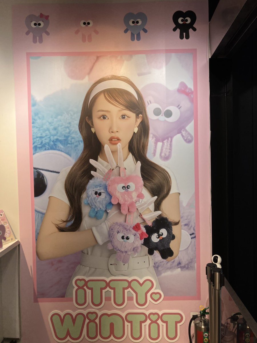 takanekofan_'s tweet photo. 初日に来れた!
一日店長で2枠以上買ってる方、1枠ごとにレシートが必要になるとの事なので、5000円の買い物を2回もしくは3回しないとダメだそうです!
1回の会計で15000円買ったとしても1枠分にしかならないとのことでした!
気をつけてください!
#さあらいふ #高嶺のなでしこ
#ITTY-WINTIT https://t.co/q6DbeXlDZe