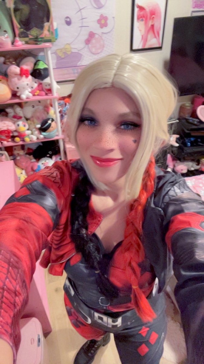 JConfitdent's tweet photo. Miss me puddins #selfies #snapchat #harleyquinn #cosplay #cosplayer #cosplaying #cosplayfun #cosplayphoto #COSPLAYMODE #cosplaylove https://t.co/l3FuzSYSb8