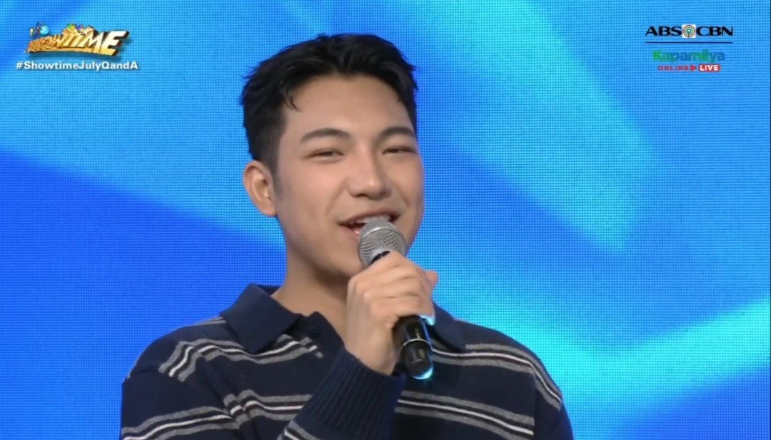 DarrenTrendsOfc's tweet photo. Simply adorable and hamdsome!! Our very own Chinito,Darren!! 😍💚

#DARREN @Espanto2001 
#ShowtimeJulyQandA https://t.co/2LgUz9wT2P