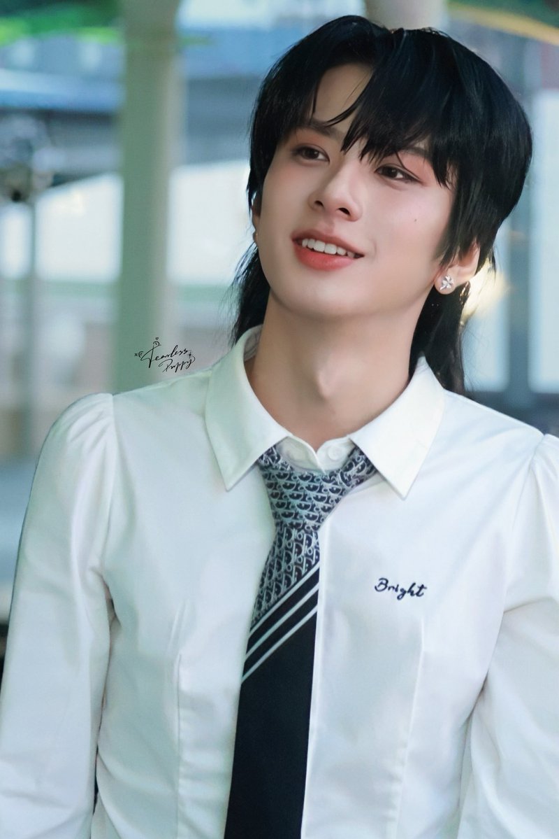 nxlzy4's tweet photo. “听说了吗 隔壁学院转来了个很帅的学弟哎”

“学弟已经有小狗了 别想了” 

#auausave https://t.co/fffCyaj7bw