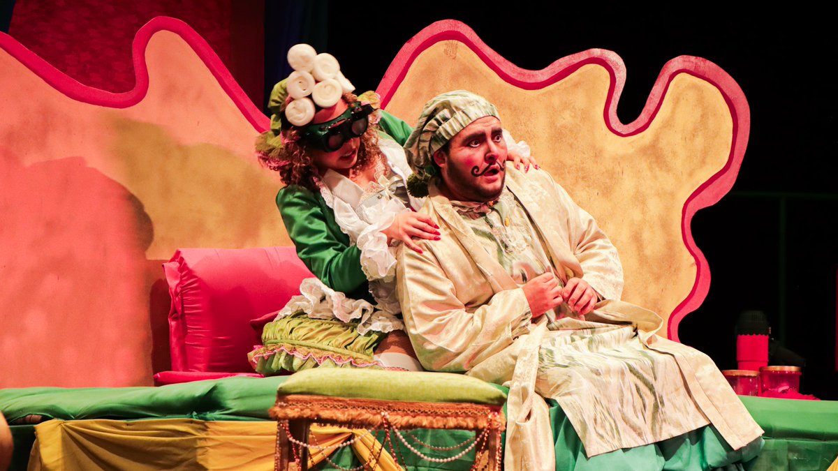 TECcampusTOL's tweet photo. Una dosis garantizada de risas 🎭

Así fue El Enfermo Imaginario, la clásica comedia de Molière que nuestra Compañía de #Teatro trajo a los escenarios del Teatro Universitario "Los Jaguares”. ¡Gracias al público que nos acompañó en ambas funciones! 👏✨ https://t.co/WN8beGJ3ui