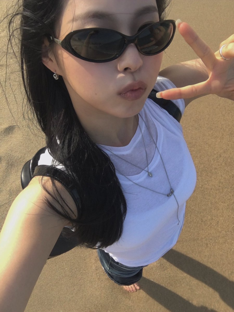 dmdkdkr09's tweet photo. 여름장규진오셨습니다~!! https://t.co/dvZ5p7arnb