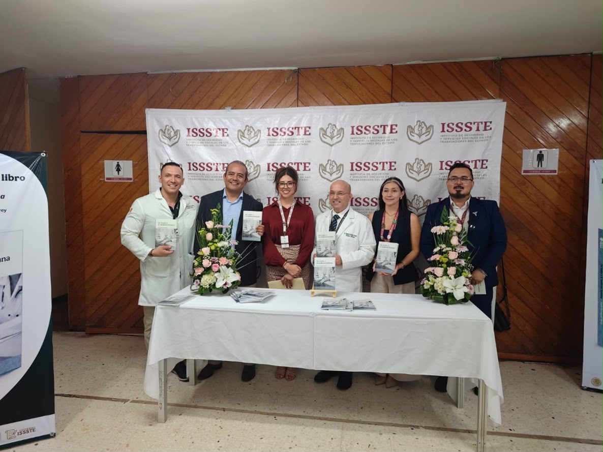 Issste_Zac's tweet photo. 📰 #COMUNICADO
Presenta Sello Editorial ISSSTE De vuelta a la medicina humana en el HR Monterrey.
🔗https://t.co/A5W76iKWc2 https://t.co/CXL61hkqt5