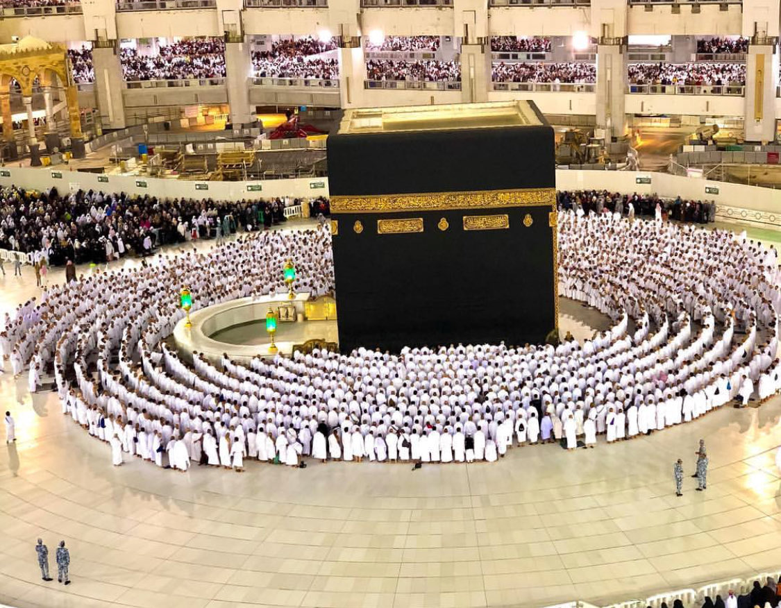 selamch's tweet photo. Kâbe-i saadetimiz olan ittihad-ı münevver-i İslâm'ın hacer-ül esvedi, 

Kabe-i Mükerreme'dir...
Ve dürret-i beyzası, Ravza-i Mutahhara'dır.

Mekke-i Mükerreme'si, Ceziret-ül Arab'dır. Medine-i Medeniyet-i Münevveresi, Devlet-i Osmaniye'dir.

Âsâr-ı Bediiye https://t.co/SF6hUsb2xZ
