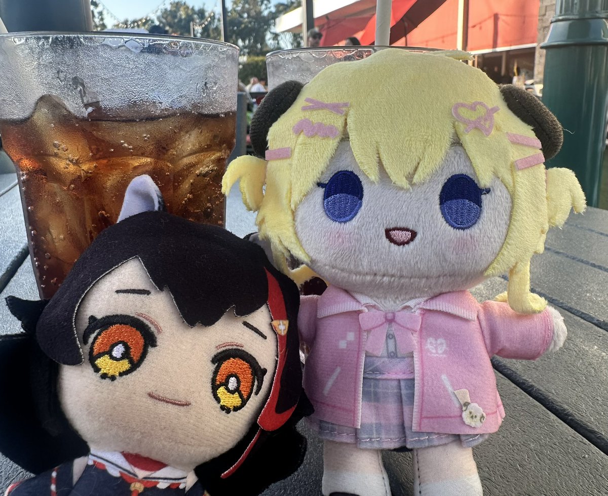 ookamimio's tweet photo. わためぇとLAに来ています✈️
ドデカコーラ飲んだ！ https://t.co/NE0ATrdKcF