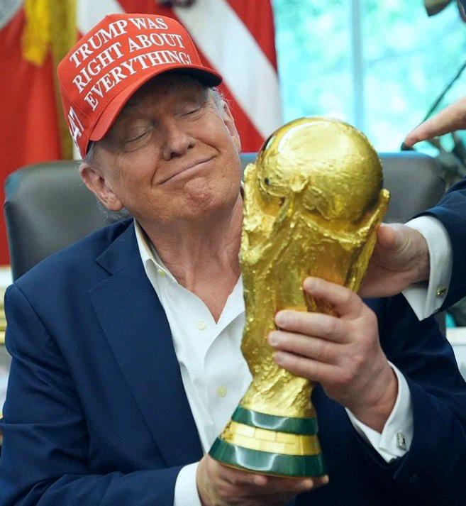 an___non's tweet photo. Big news: Trump says the U.S. has a "really good" shot at winning the World Cup 🇺🇸⚽

Team USA odds:
• 80% to win tonight
• 5% to take the whole thing https://t.co/pSiSvbxjwm