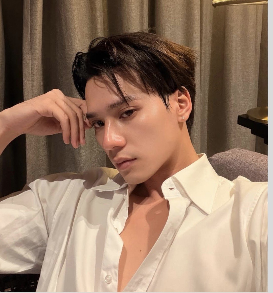 MATTHANA_C's tweet photo. .
.
เงียบๆเด้อ...กลัวโดนต่อย

😬 https://t.co/zcUPZFFUdx