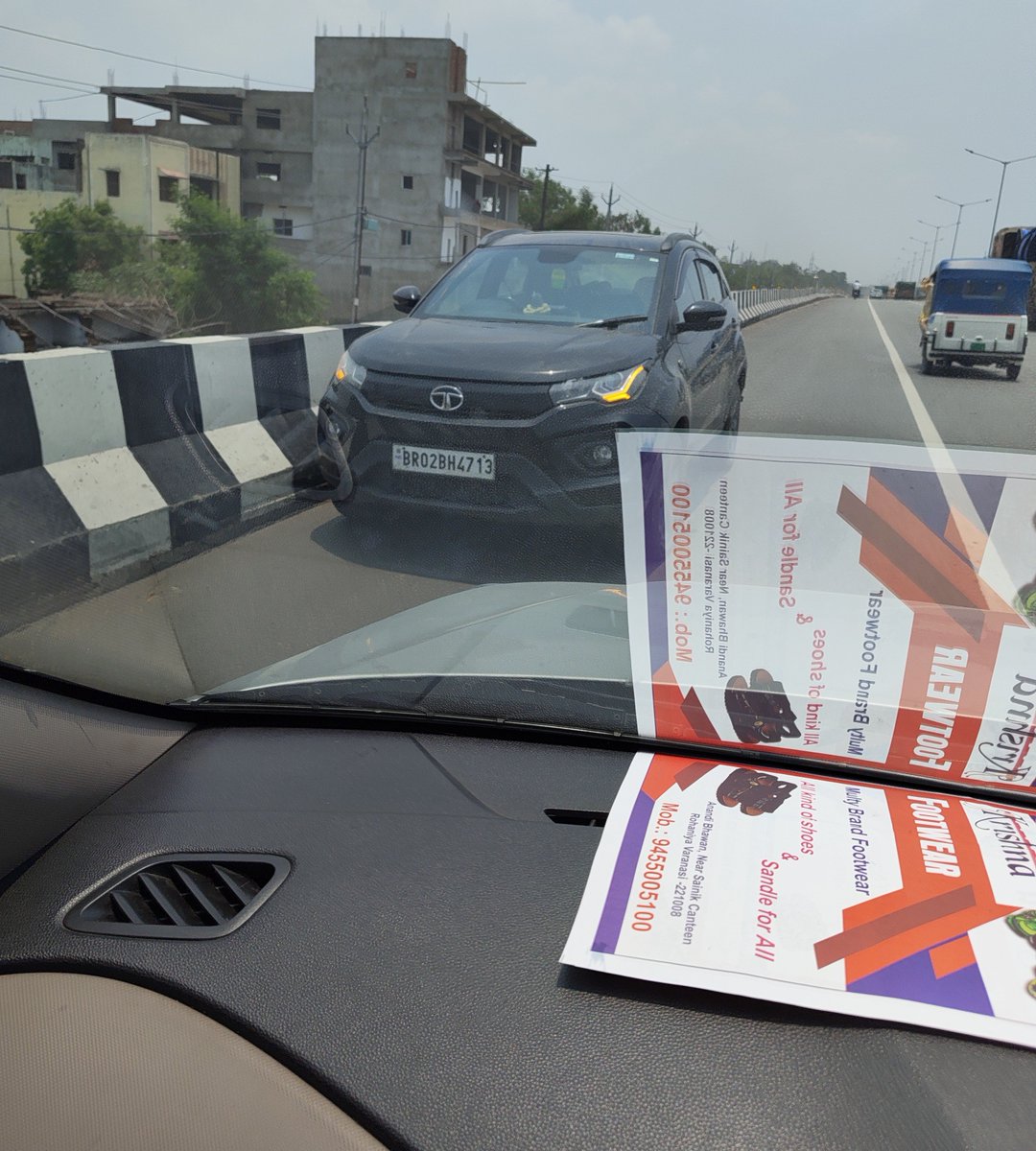ashunift's tweet photo. Wrong side driving menace just doesn't gets addressed. Yesterday while driving down from Varanasi, after Dehri this car BR02BH4713 coming on the wrong side forced me to brake and I got rear ended by a bike who just couldn't stop! Multiple offenders on route, nothing to deter them https://t.co/BxVQV1bI17