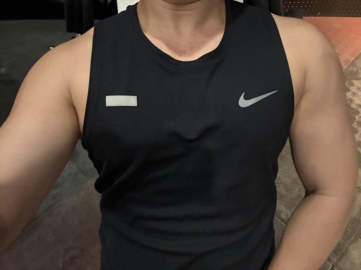 Linus57174621's tweet photo. 看起來進步了一些 https://t.co/s5KzmOl3ts