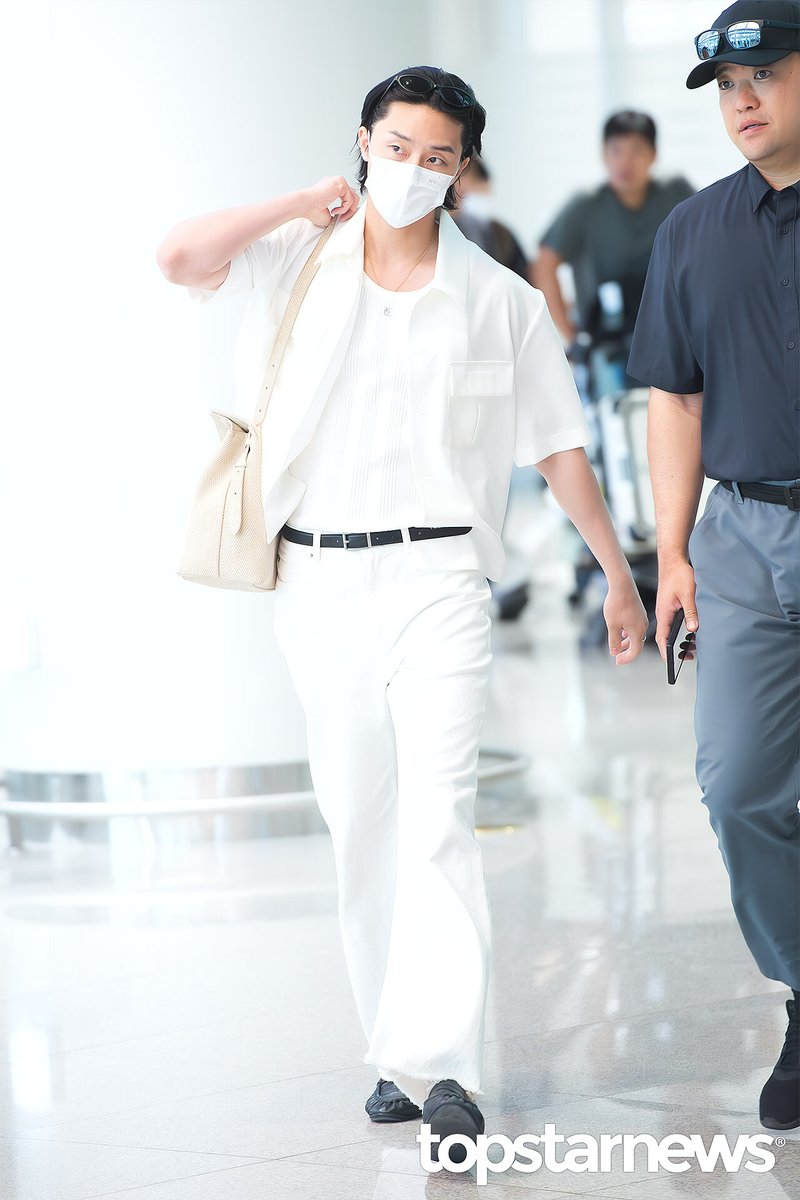 psj_aisiteru's tweet photo. 【フランスより帰国🛬】
2026.07.02

TOPSTARNEWSより

7月2日、俳優パク・ソジュンが海外のスケジュールを終え、仁川国際空港を通じて帰国した

#パクソジュン #박서준 #ParkSeoJun https://t.co/4W6wx3DID7