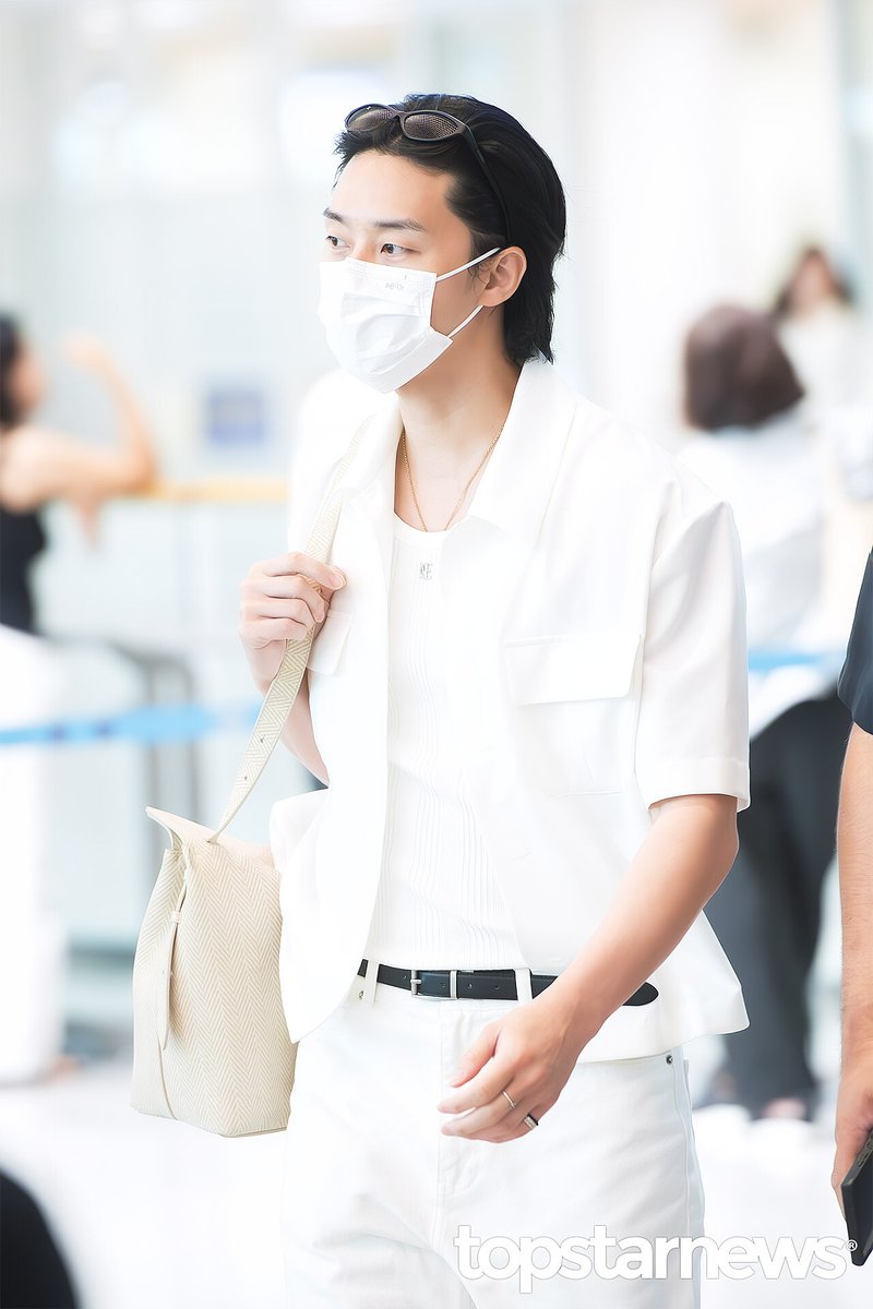 psj_aisiteru's tweet photo. 【フランスより帰国🛬】
2026.07.02

TOPSTARNEWSより

7月2日、俳優パク・ソジュンが海外のスケジュールを終え、仁川国際空港を通じて帰国した

#パクソジュン #박서준 #ParkSeoJun https://t.co/4W6wx3DID7