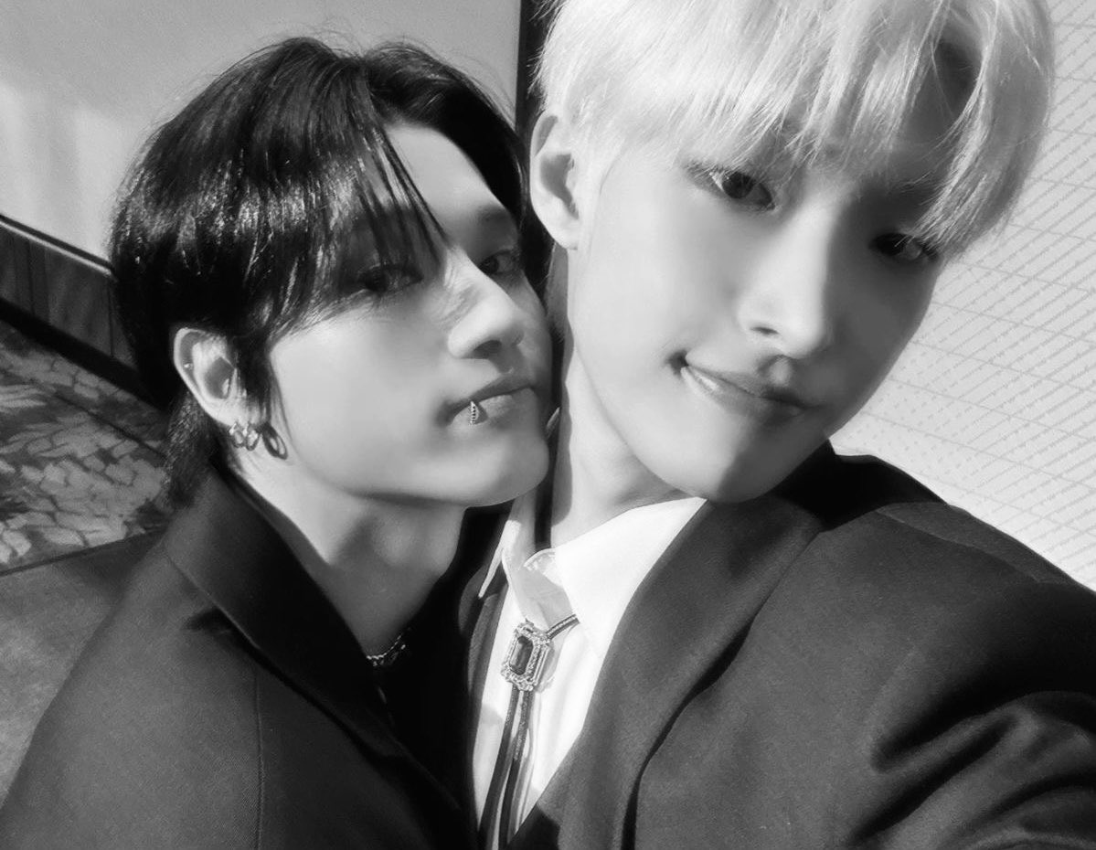 yourfantasytz's tweet photo. - for my kook girl todos os universos eu escolheria te conhecer, toda dedicatória seria pouco para descrever sua presença, sua amizade e sua energia, seu jeito único e sua presença bizarra mente,você é incomparável !Única, genuinamente a pessoa mais marcante que já conheci hari. https://t.co/M79aLjLwN0