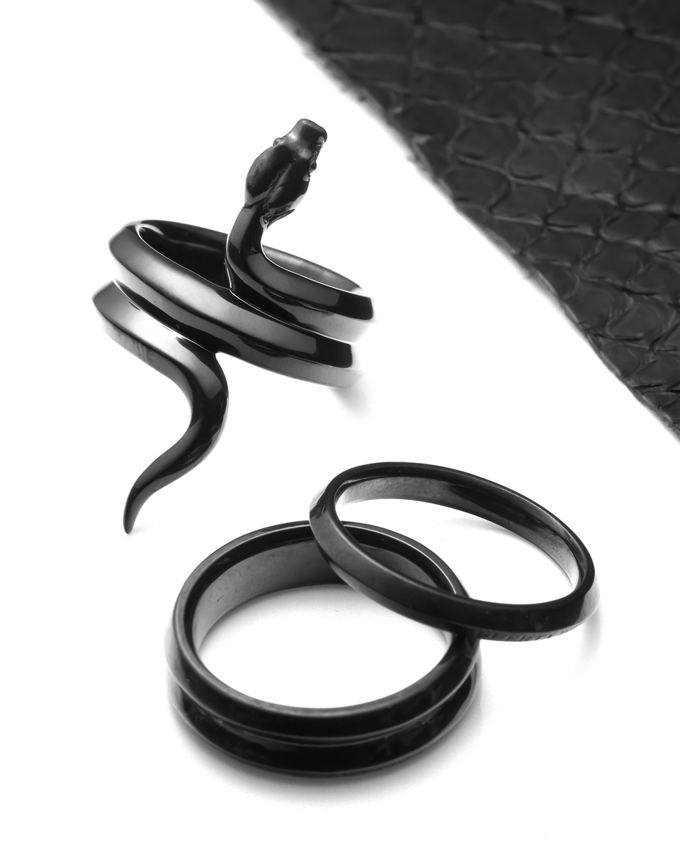 PUERTA_EBISU's tweet photo. 【Edge Snake】
エッジの効いたスネークからインスピレーションを得て生まれたコレクション✴︎✴︎✴︎

ITEM No,
R1386BK/R1401BK/R1402BK
https://t.co/YIQ6qD6orP https://t.co/e2uvDgrOQX