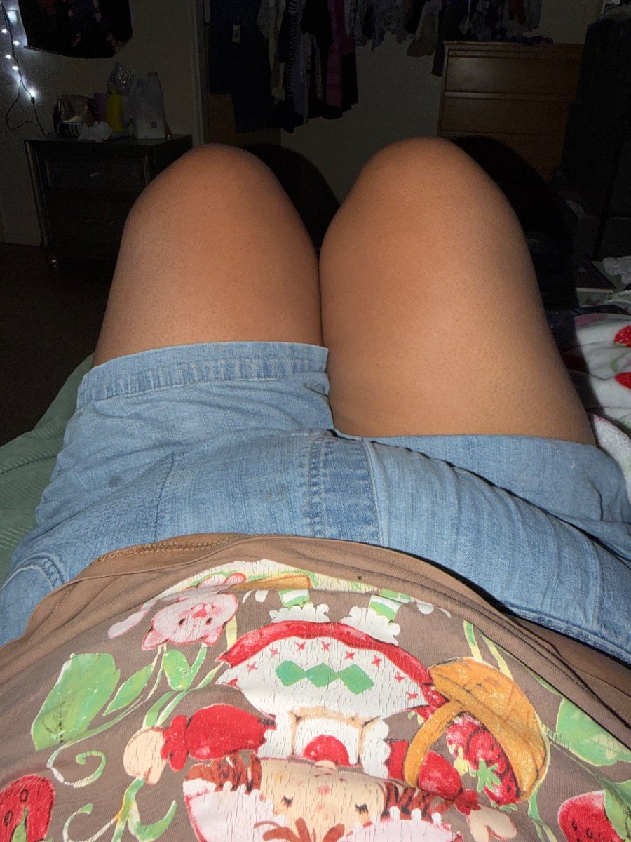 hrnygrl222's tweet photo. Sorry I’ve been gone everyday has been so lonely #nsfw #nsfwtwt #lonely #kindasad https://t.co/xkrsJ6iQni