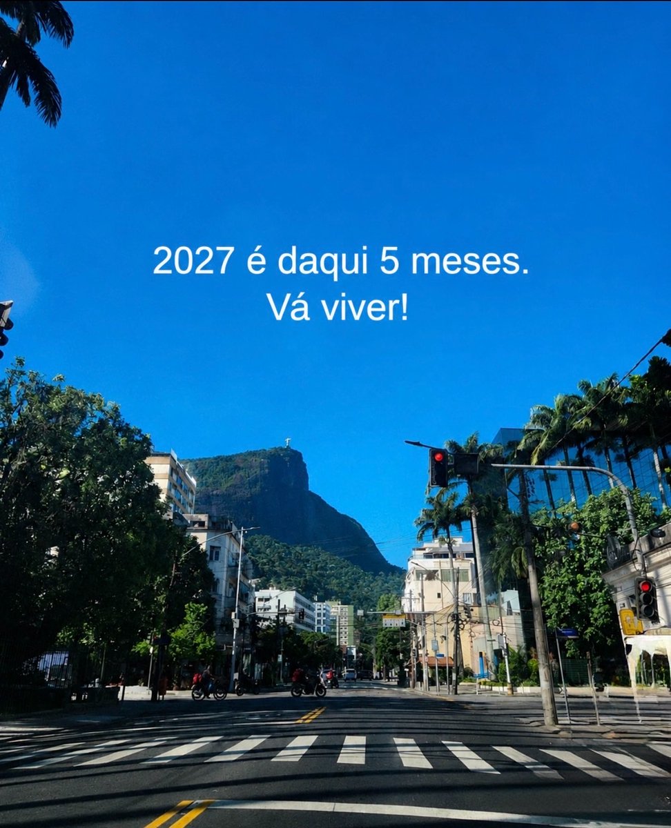sumidao's tweet photo. 2027 é daqui 5 meses. vá viver! https://t.co/WYwnvVuYxN