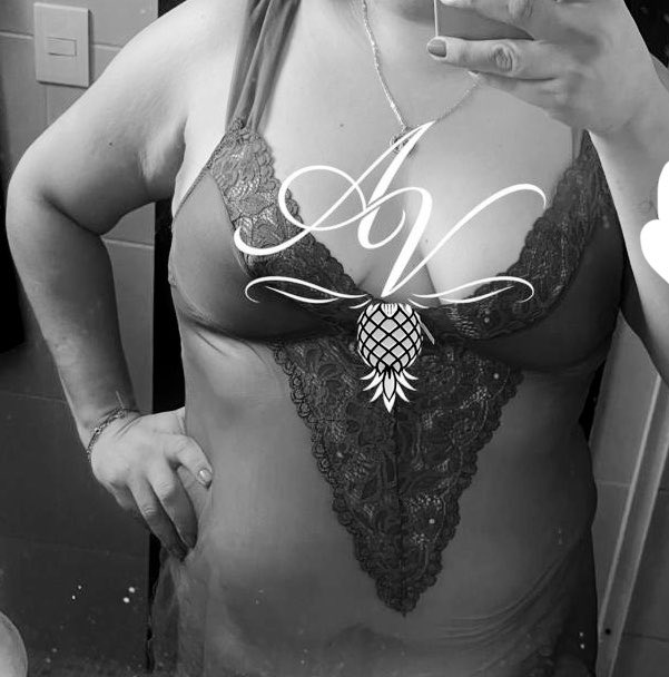 AlexYAlexa40's tweet photo. Adivinen el color? Y les mando una sorpresa! 🫦🔥 #MiercolesDeCulosRicos #MiercolesDeMorboYProvocación #miercolesdeenseñarlasnalgas #SwAcapulco #HotWife https://t.co/oLTKXUuoTo