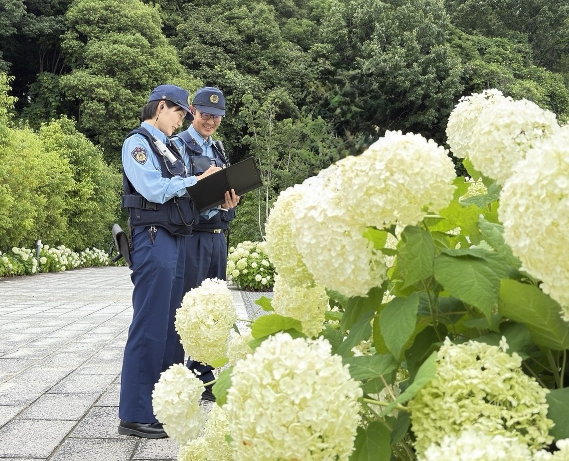 HP_maplekun's tweet photo. 【自分らしく、誇れる仕事 #広島県警】
～警察官募集中（7/1～8/26午後５時まで）
～ #警察官 になってよかったこと 
・利益ではなく、一人ひとりの安全・安心を追求できる
・事案に応じた対応が求められることから、マニュアル通りではなく、「自分の言葉」を武器に自分らしく働くことができる
#転職 https://t.co/GttmiHtfd2