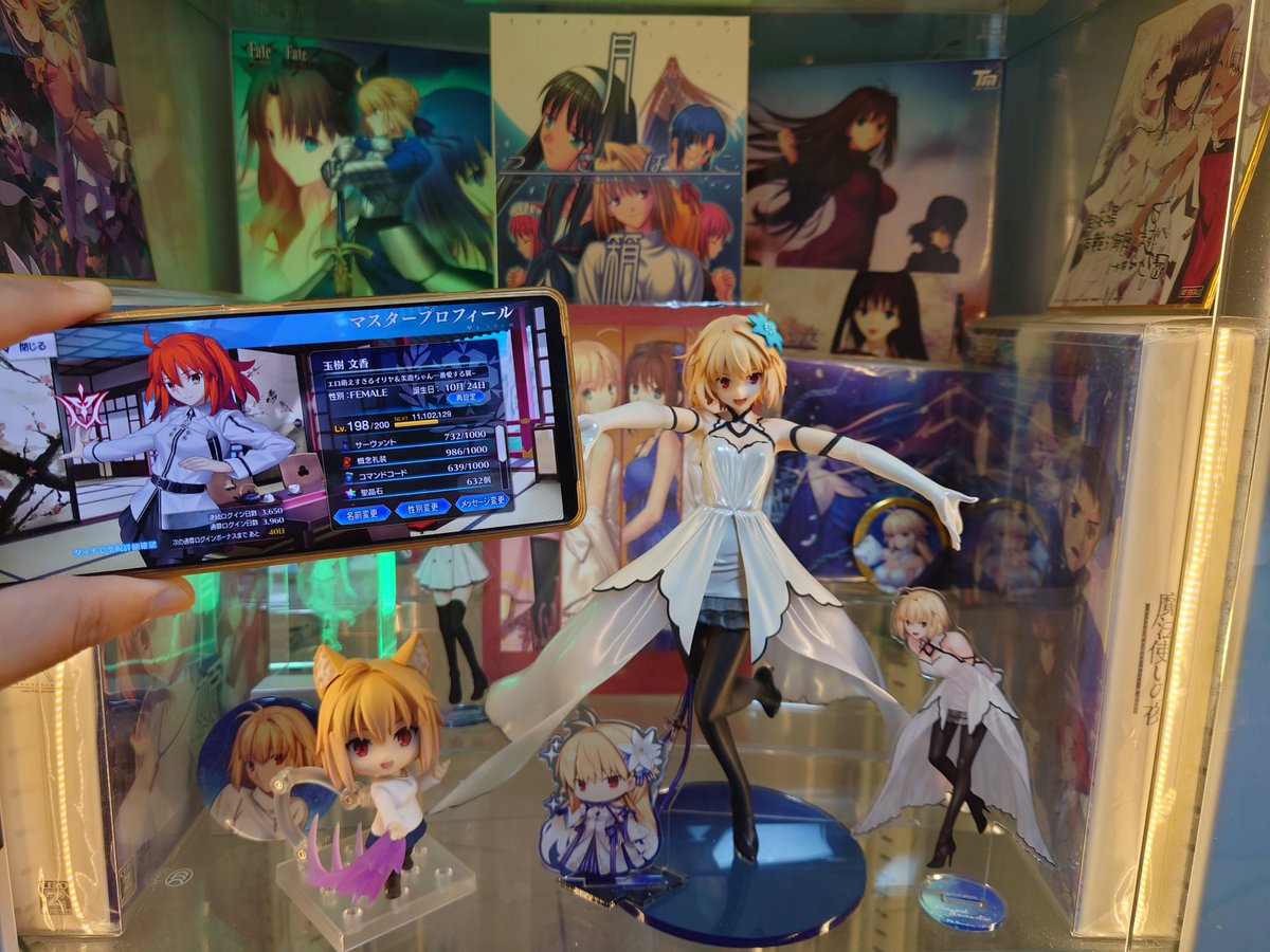 nanofei315's tweet photo. fgo连续十年（3650天）签到达成纪念～
极致的月之信仰下完成的伟大月之成就！
这连续签到的十年有8年都是在结婚后养娃的极致牢狱下完成的
但我觉得只要有绝对的爱和信仰就能克服一切困难阻碍
如果做不到，那就是爱和信仰还不够 https://t.co/ky2hWg2vaL