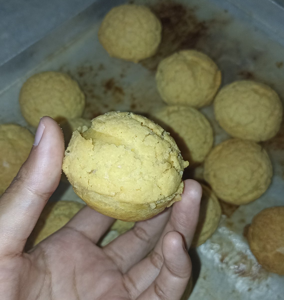 _Aliieef's tweet photo. Choux au craquelin oven tangkringku yang kopong dan gakk kempes pas keluar oven di first attempt😌 mw sombong sedikittt, kalo banyak aku udh jdi pastry chef ihirrrr https://t.co/bZUdDkZEPi
