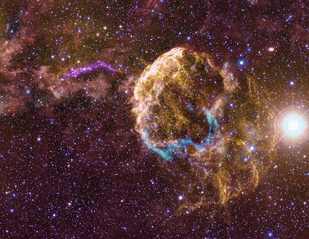AnthonyRusso's tweet photo. Sibling Supernova Remnants via NASA https://t.co/F7kkgFxf79 https://t.co/MjYgVftriR