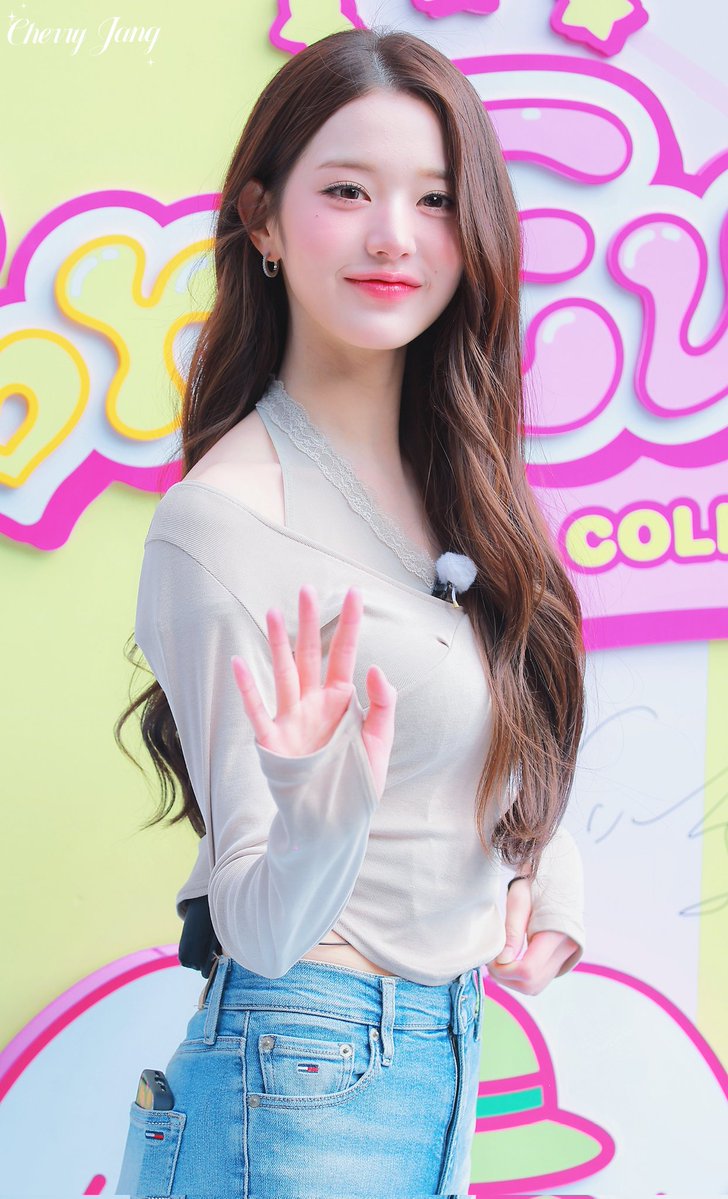 cherry_jang12's tweet photo. 260701 Everland✨
#WONYOUNG  #JANGWONYOUNG #IVE 
#아이브  #원영 https://t.co/VrW96GFx8b