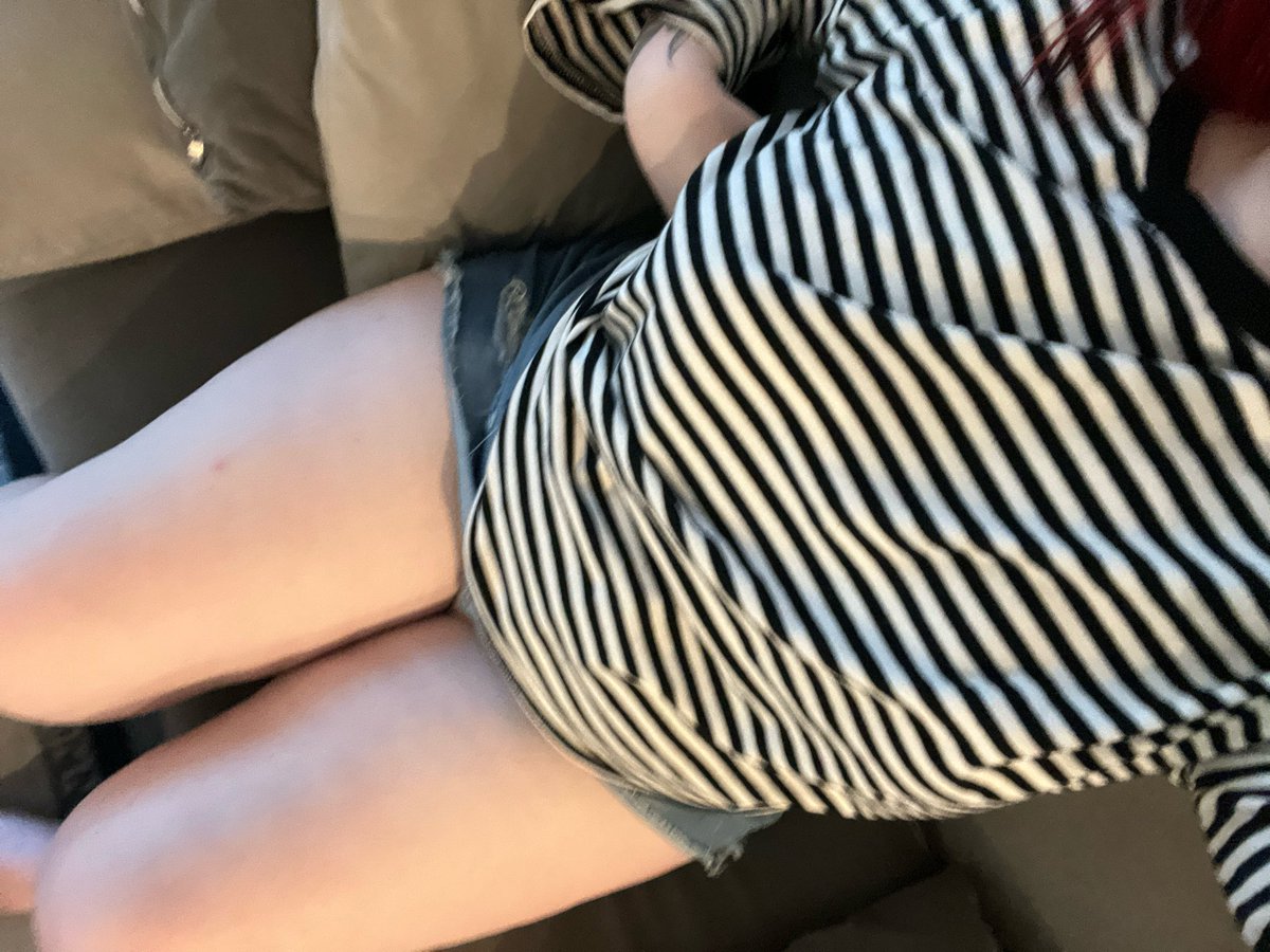 babyxdinoo69's tweet photo. my 0F is free for a month for the next 200 subs https://t.co/Mn43e2xsZM https://t.co/t5CsdDcBVX
