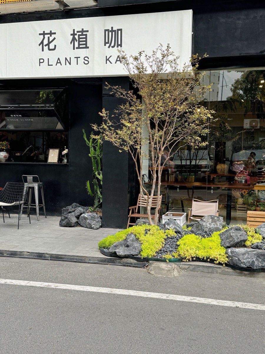 Bryant24JR's tweet photo. Tried the new zero-waste café downtown! Their DIY plant-based latte bar changed my morning routine—way more fun and eco-friendly. https://t.co/zqNrLiHdLO