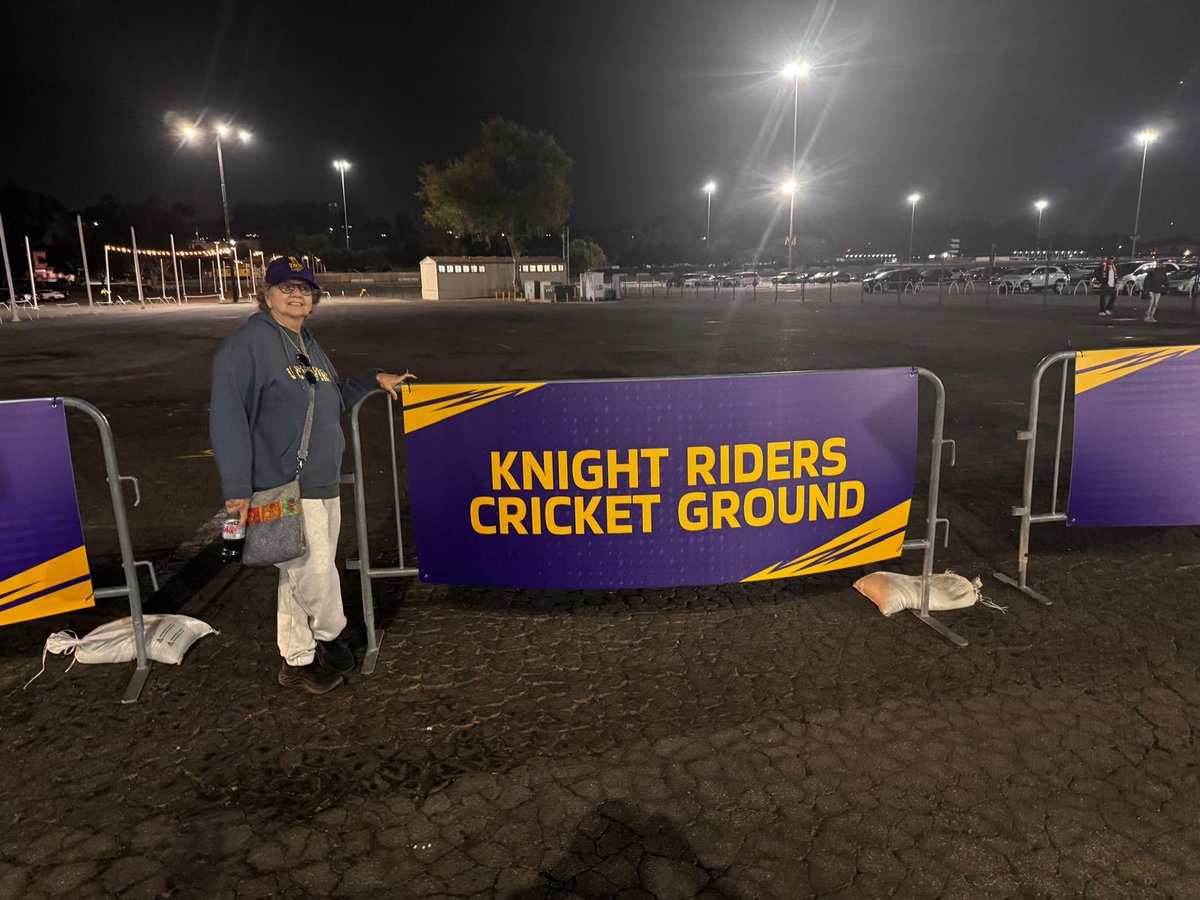 rahuldholakia's tweet photo. Fabulous experience and feeling to have your own favorite @iamsrk ‘s  stadium in Los Angeles ! My sister went for the match and she felt so proud-  Go #Knightriders ! https://t.co/zOrULeIfNG