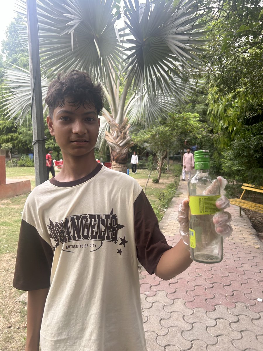 AnukulanN's tweet photo. Week 9 | 21 June
Under the burning sun, our faith never faded.
For nearly two months, we’ve shown up every week with one purpose to inspire change. And we’ll keep going until every corner proudly reflects the India we dream of: clean, green, and cared for.

@lovelyg57095005 https://t.co/gc3qXwD00F